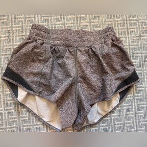 Lululemon women’s gray black running workout hotty hot II shorts size 4